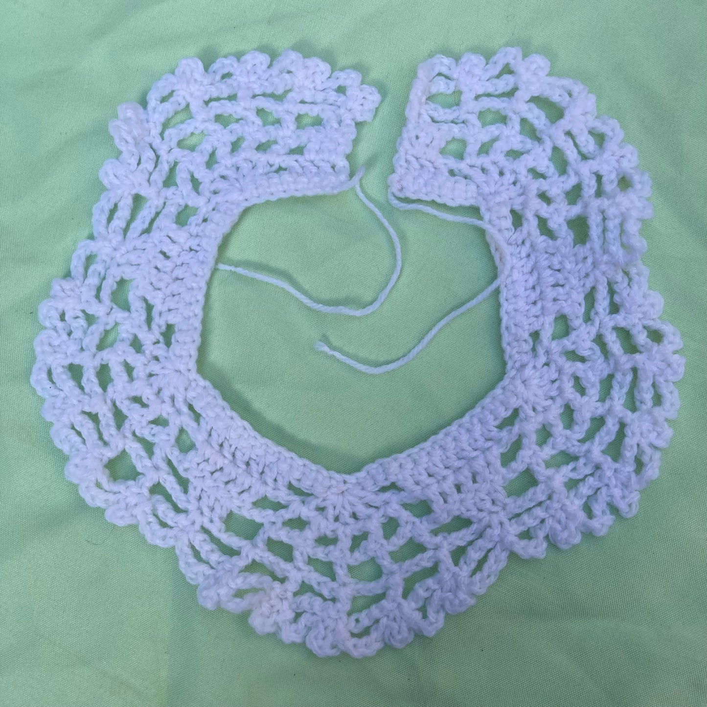 Spiderweb tie-on collar