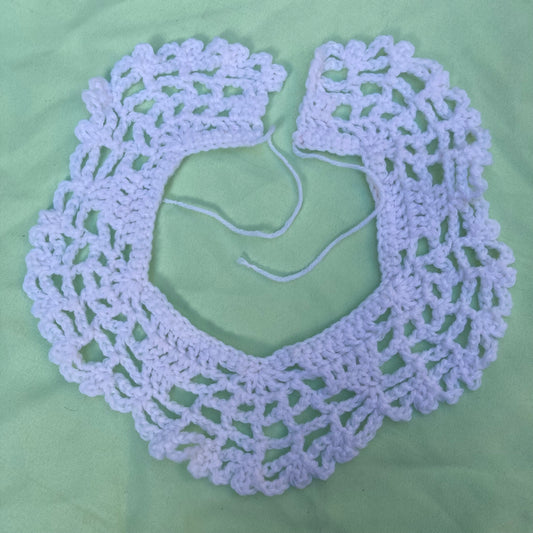 Spiderweb tie-on collar