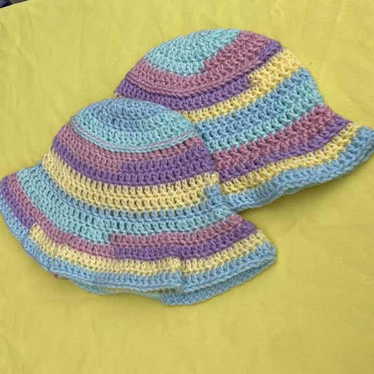 Pastel stripe bucket hat
