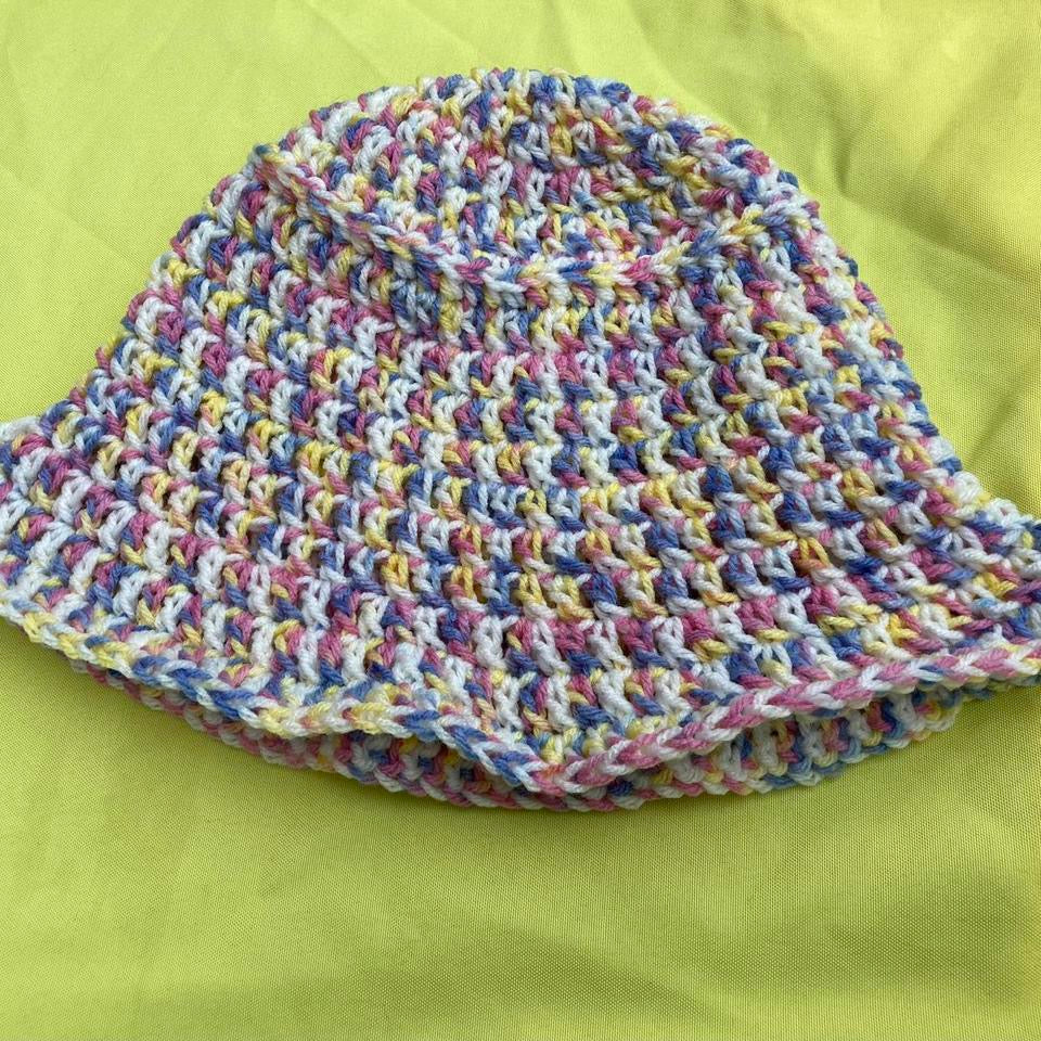 Multicolor bucket hat